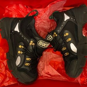 Gucci men flashtrek sneakers
